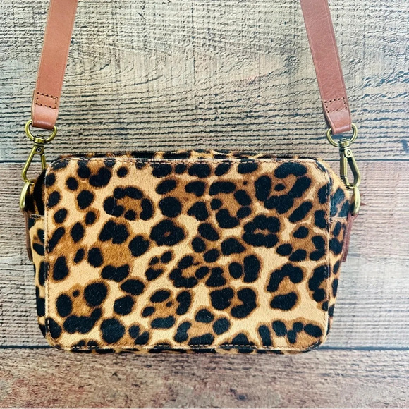 Madewell The Transport Camera Bag: Calf Hair Edition - Picture 5 of 12